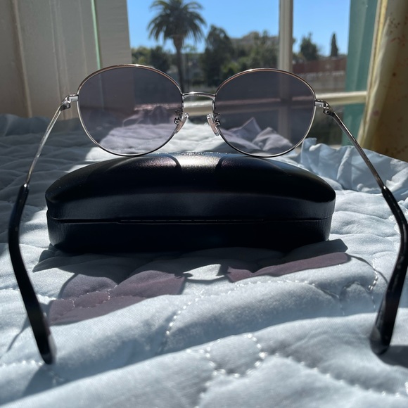 Coach - Picture 4 of 4